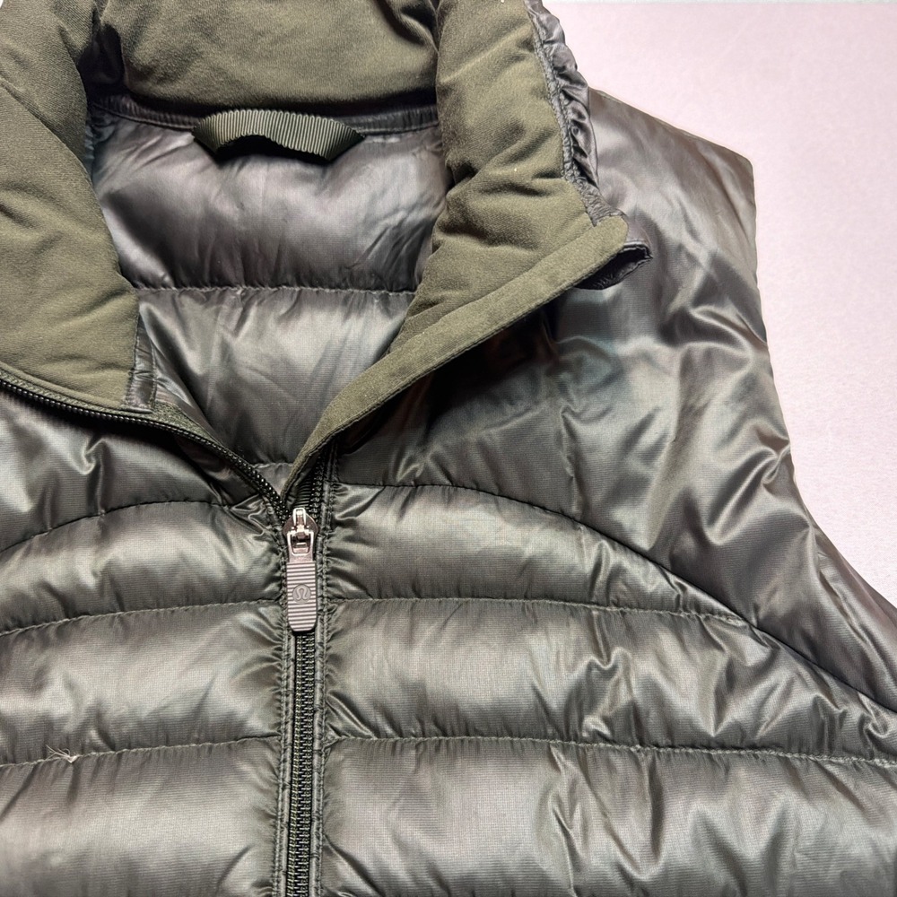 Lululemon Down For A Run Vest II Gator Green Size 8 Run Outdoors Sporty Gorpcore